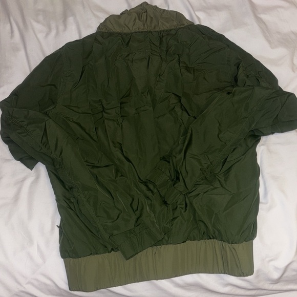 Size M - Picture 2 of 2